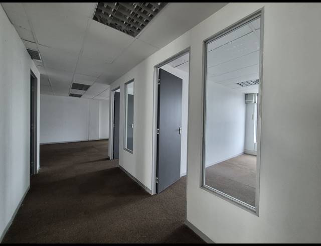 314M² OFFICE TO LET IN CRAIGHALL